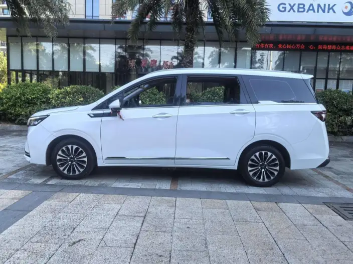 WULING Jiachen 2022 Model 1.5T CVT Exclusive Flagship Model – фото 4