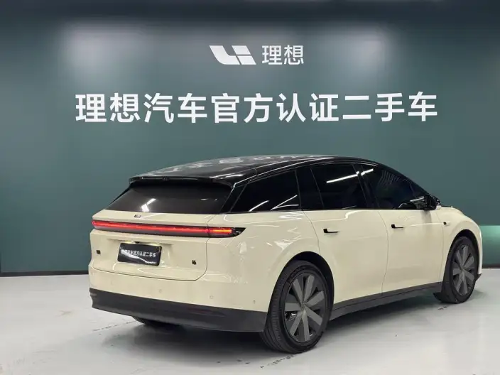 Li Auto i6 2025 Model 4WD Standard Edition – фото 4