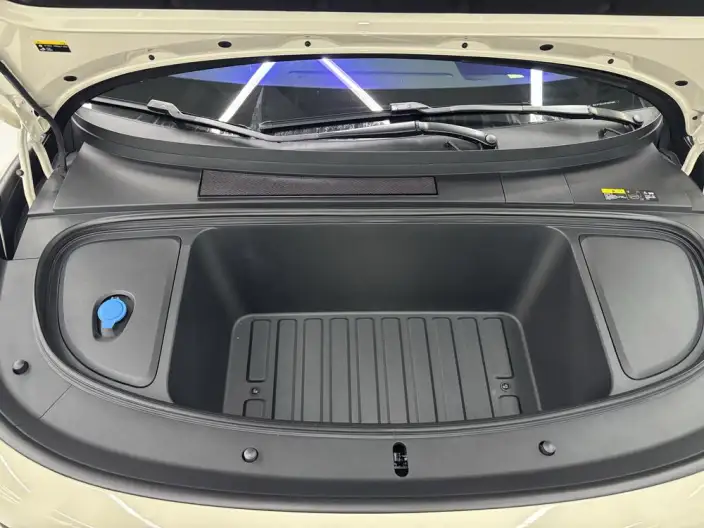 Li Auto i6 2025 Model 4WD Standard Edition – фото 5