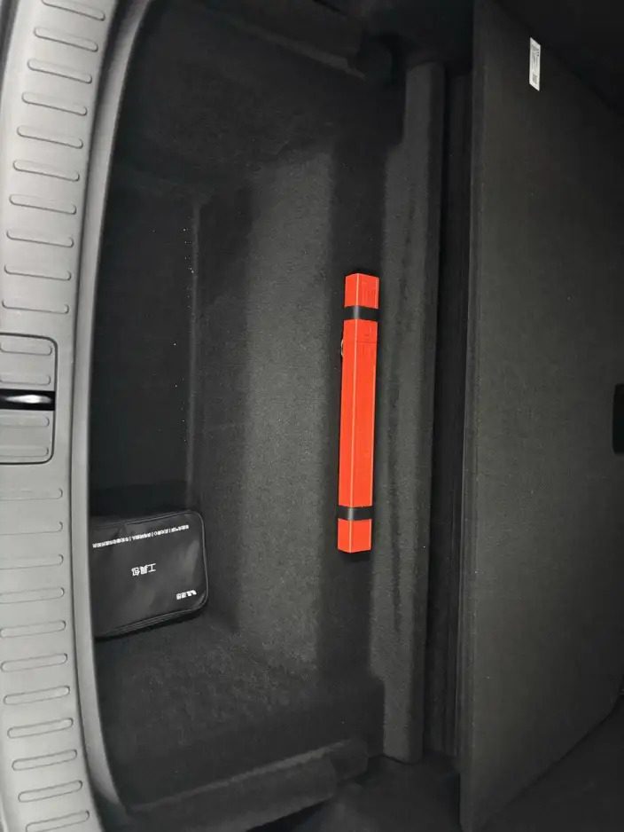 Li Auto i6 2025 Model 4WD Standard Edition – фото 7