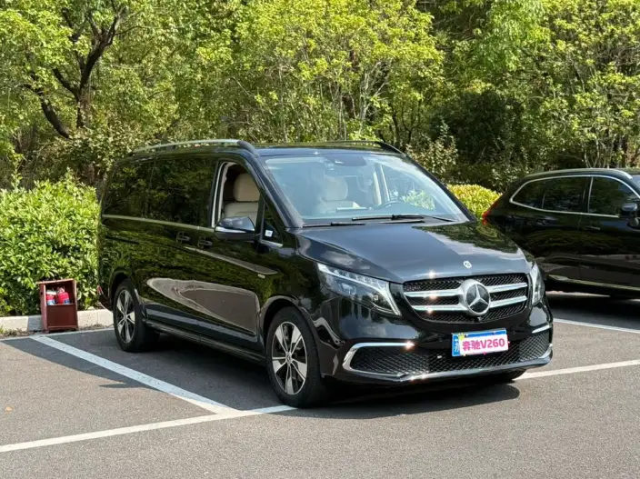 Mercedes-Benz V-Class 2022 Model V 260 Premium Edition – фото 3