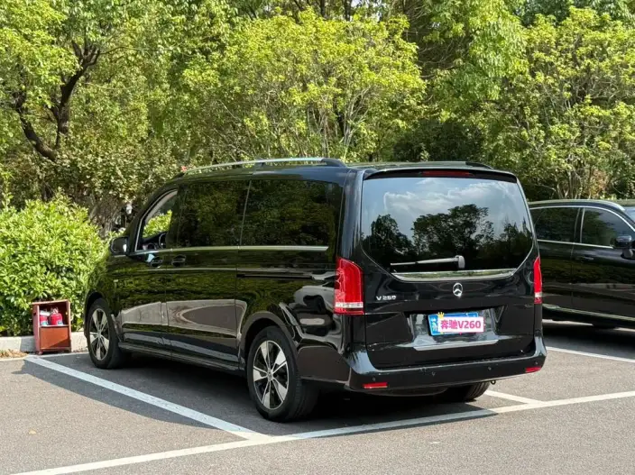 Mercedes-Benz V-Class 2022 Model V 260 Premium Edition – фото 4