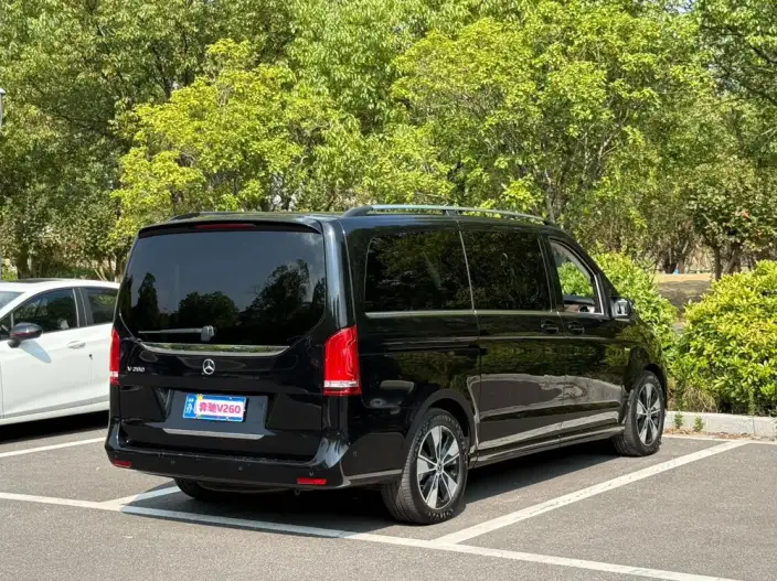 Mercedes-Benz V-Class 2022 Model V 260 Premium Edition – фото 6
