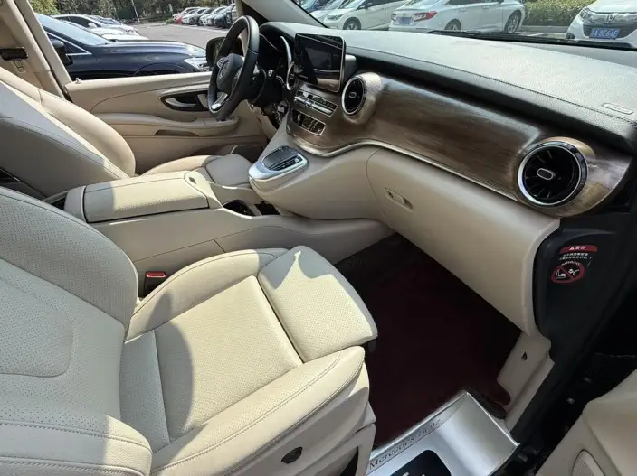 Mercedes-Benz V-Class 2022 Model V 260 Premium Edition – фото 9