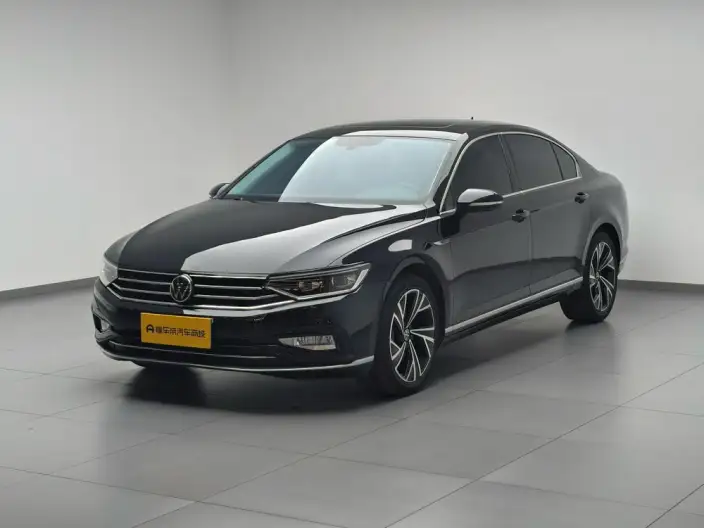 Volkswagen Magotan 2020 Model 330TSI DSG Luxury Model – фото 1