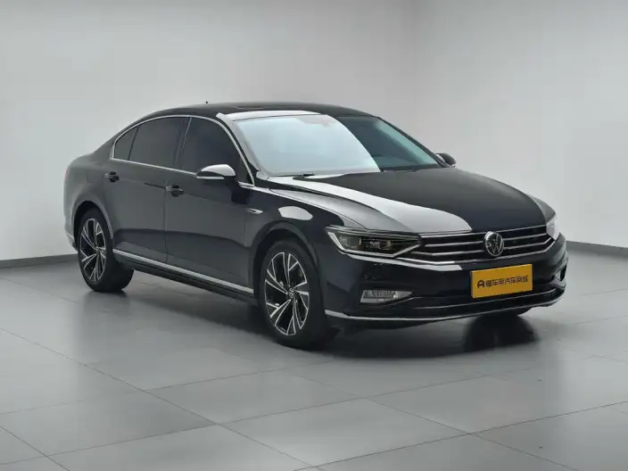 Volkswagen Magotan 2020 Model 330TSI DSG Luxury Model – фото 3
