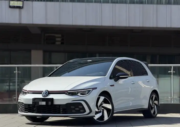 Volkswagen Golf GTI 2023 Model 380TSI DSG GTI – фото 1