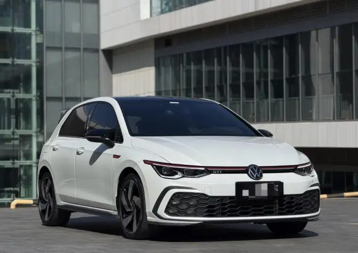 Volkswagen Golf GTI 2023 Model 380TSI DSG GTI – фото 2
