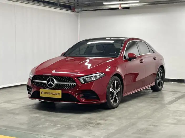 Mercedes-Benz A-class 2023 Model A 200 L Sports sedan Fashion Edition – фото 1