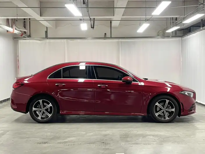 Mercedes-Benz A-class 2023 Model A 200 L Sports sedan Fashion Edition – фото 8