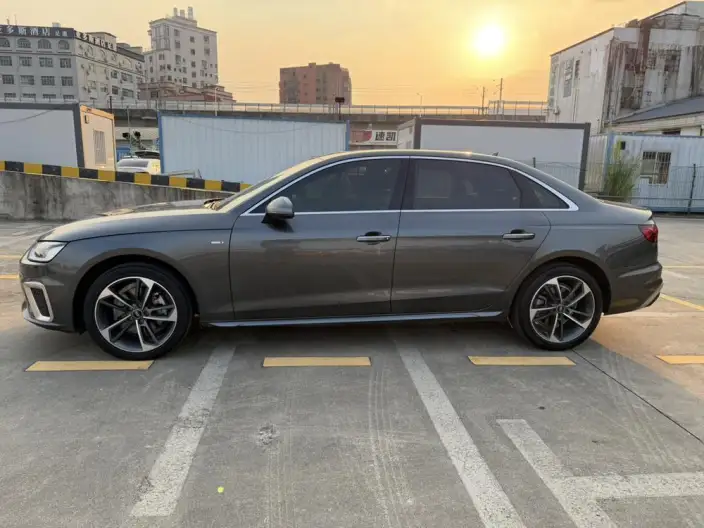 Audi A4 L 2022 Model 40 TFSI Fashion Dynamic Model – фото 4