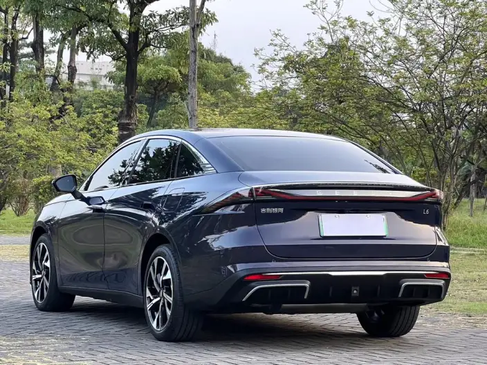 Geely Galaxy L6 2023 Model 1.5T DHT 125km Galaxy – фото 5