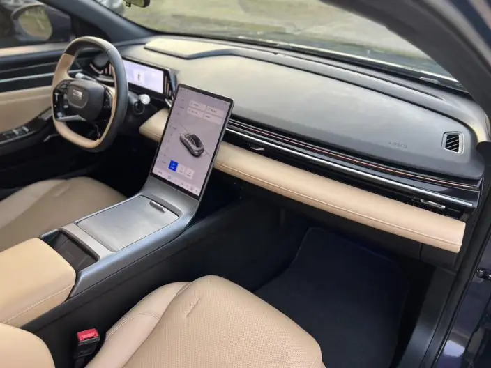 Geely Galaxy L6 2023 Model 1.5T DHT 125km Galaxy – фото 9