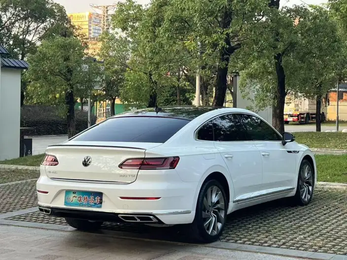 Volkswagen CC 2023 Model 380TSI Eye-catching version – фото 6