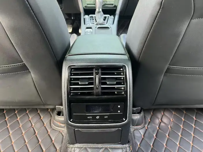 Volkswagen CC 2023 Model 380TSI Eye-catching version – фото 9