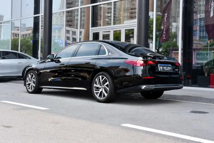 Mercedes-Benz E-Class 2024 Model E 300 L Fashion Model sedan – фото 4