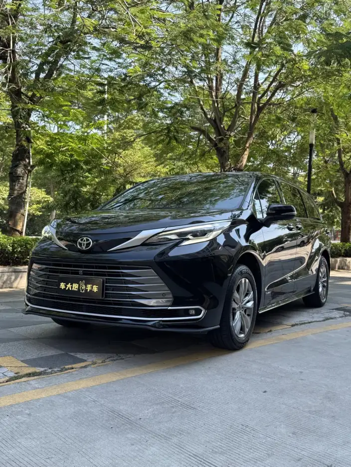 Toyota Sienna 2024 Model Hybrid 2.5L 4WD Premium Edition – фото 1