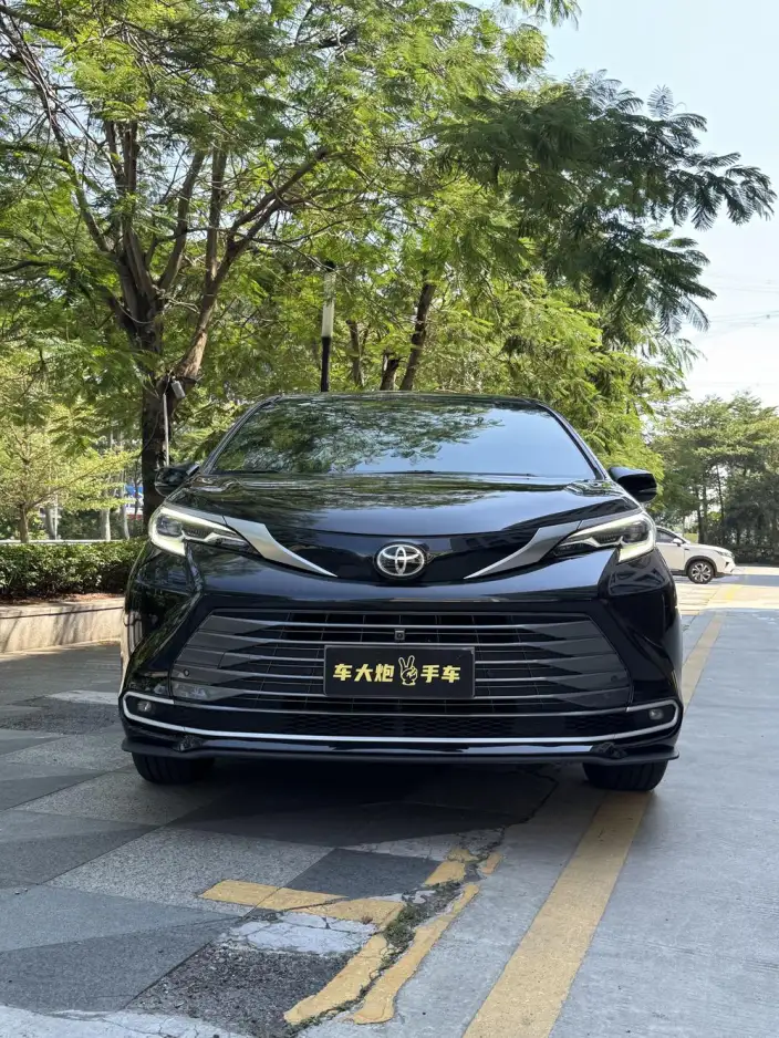 Toyota Sienna 2024 Model Hybrid 2.5L 4WD Premium Edition – фото 2