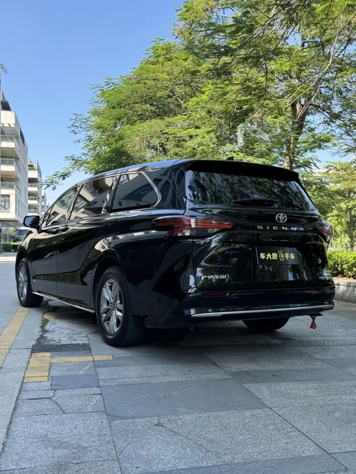 Toyota Sienna 2024 Model Hybrid 2.5L 4WD Premium Edition – фото 5