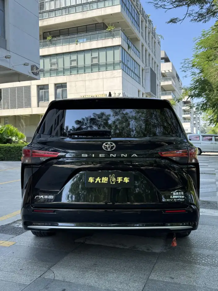 Toyota Sienna 2024 Model Hybrid 2.5L 4WD Premium Edition – фото 6