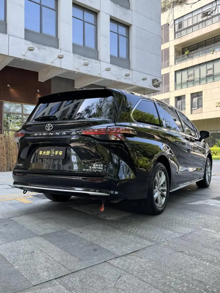 Toyota Sienna 2024 Model Hybrid 2.5L 4WD Premium Edition – фото 7