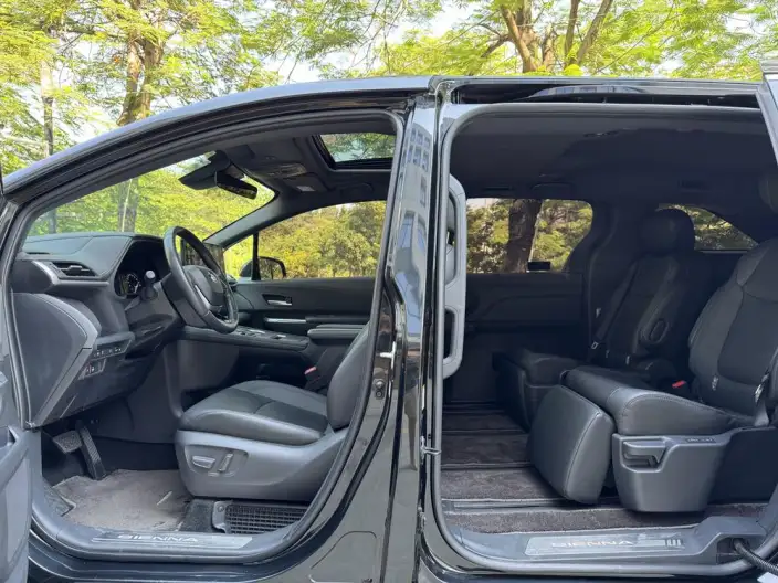 Toyota Sienna 2024 Model Hybrid 2.5L 4WD Premium Edition – фото 10