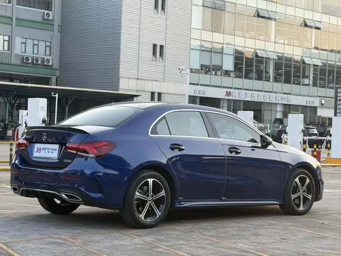 Mercedes-Benz A-class 2022 Model Facelift II A 200 L Sports sedan Fashion Edition – фото 6