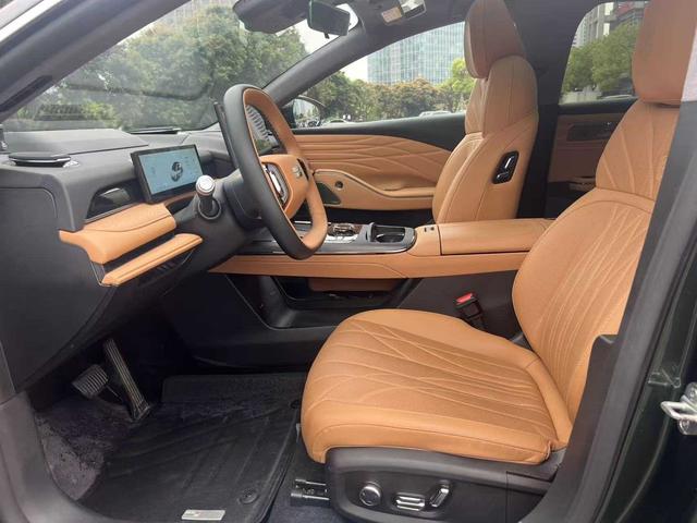 Geely Galaxy E8 PHEV 2025 130km EM-P Explorer Edition