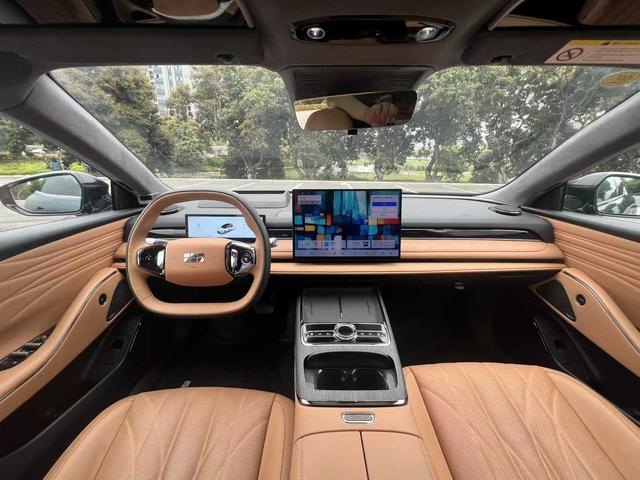 Geely Galaxy E8 PHEV 2025 130km EM-P Explorer Edition – фото 5