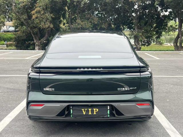 Geely Galaxy E8 PHEV 2025 130km EM-P Explorer Edition – фото 8
