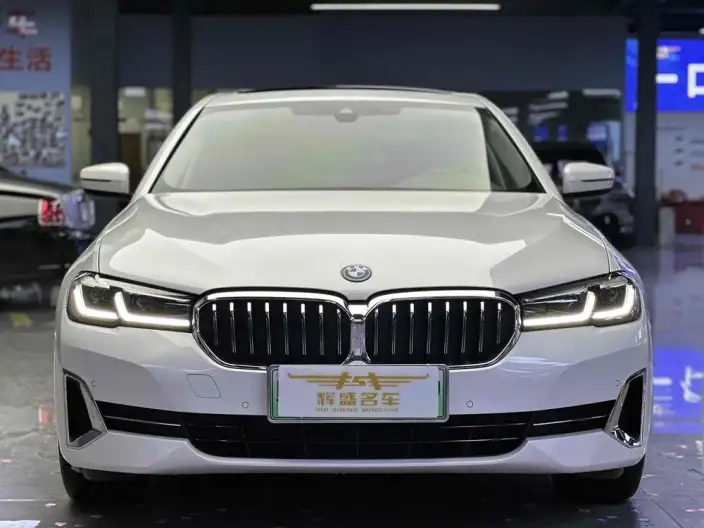 BMW 5 Series PHEV 2022 Model 535Le Luxury Set – фото 2