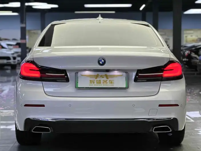 BMW 5 Series PHEV 2022 Model 535Le Luxury Set – фото 4
