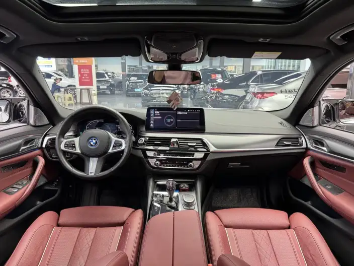 BMW 5 Series PHEV 2022 Model 535Le Luxury Set – фото 5