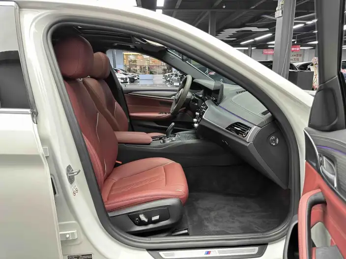 BMW 5 Series PHEV 2022 Model 535Le Luxury Set – фото 7