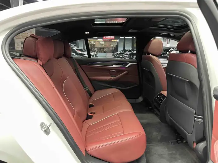 BMW 5 Series PHEV 2022 Model 535Le Luxury Set – фото 9