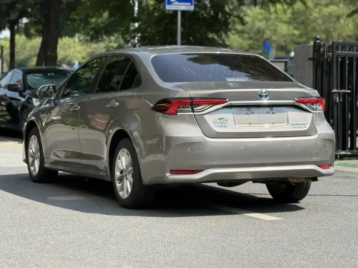 Toyota Corolla 2021 Model Hybrid 1.8L E-CVT Elite Edition – фото 4