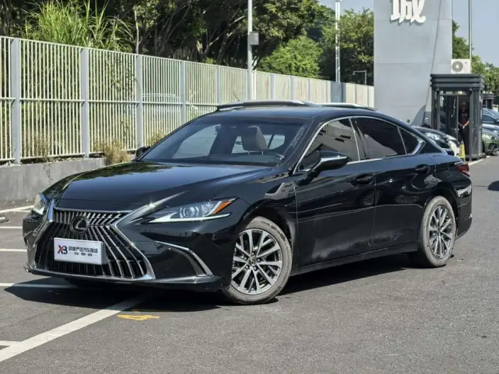Lexus ES 2022 Model 300h Superior Edition – фото 1