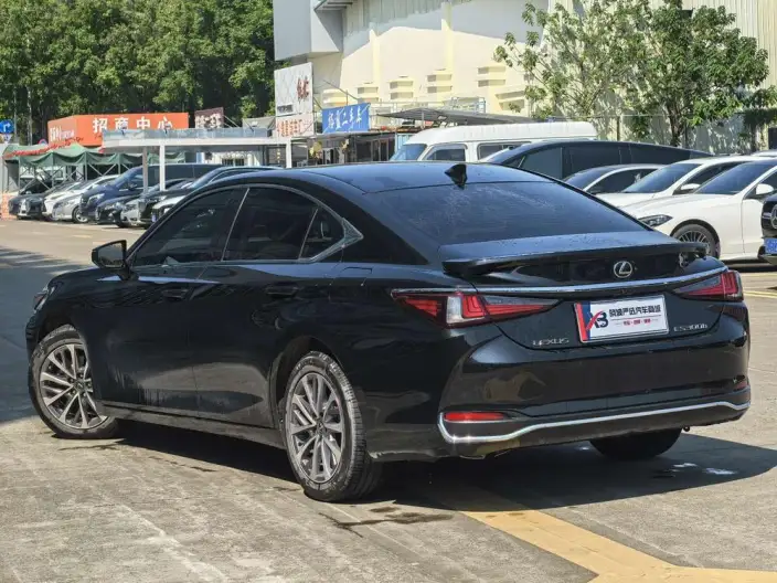 Lexus ES 2022 Model 300h Superior Edition – фото 4