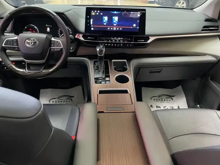 Toyota Sienna 2024 Model Hybrid 2.5L Comfort Edition – фото 9