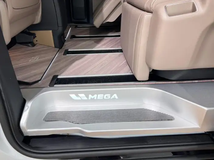 Li Auto MEGA 2025 Model Home Family Special Edition – фото 10