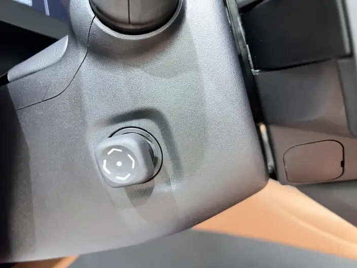 Elfa 2023 Model 2.5L Intelligent Hybrid 4WD Premium – фото 10
