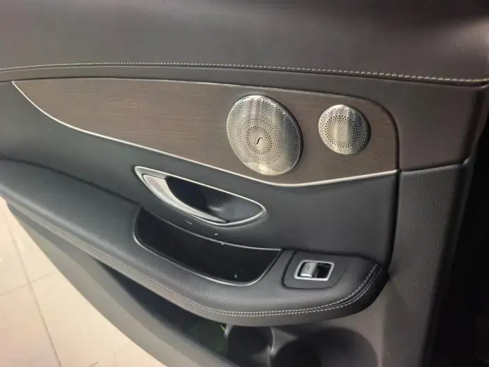 Mercedes-Benz GLC 2021 Model GLC 300 L 4MATIC Dynamic Model – фото 8