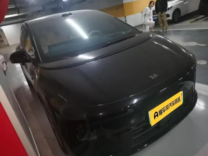 Li Auto i6 2025 Model 4WD Standard Edition – фото 3