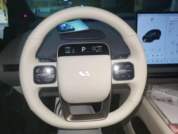 Li Auto i6 2025 Model 4WD Standard Edition – фото 7
