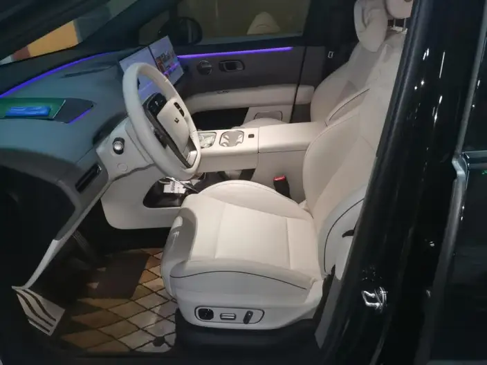 Li Auto i6 2025 Model 4WD Standard Edition – фото 10