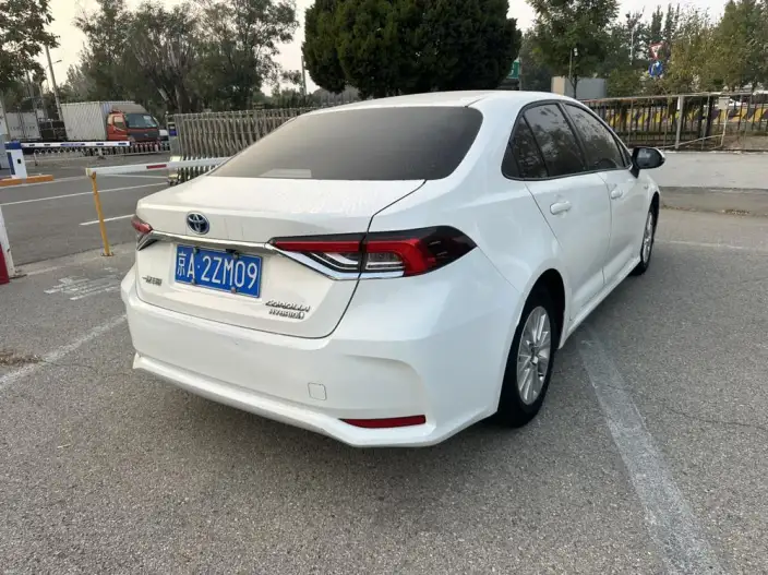 Toyota Corolla 2023 Model Intelligent Hybrid 1.8L E-CVT Elite Edition – фото 5