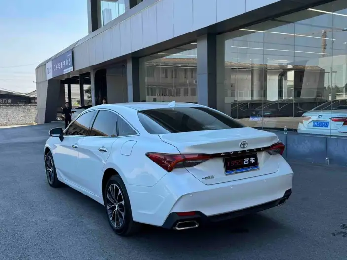 Toyota Avalon 2023 Model 2.0L CVT Deluxe Edition – фото 4
