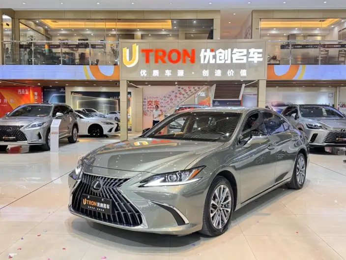 Lexus ES 2021 Model 200 Superior Edition – фото 1