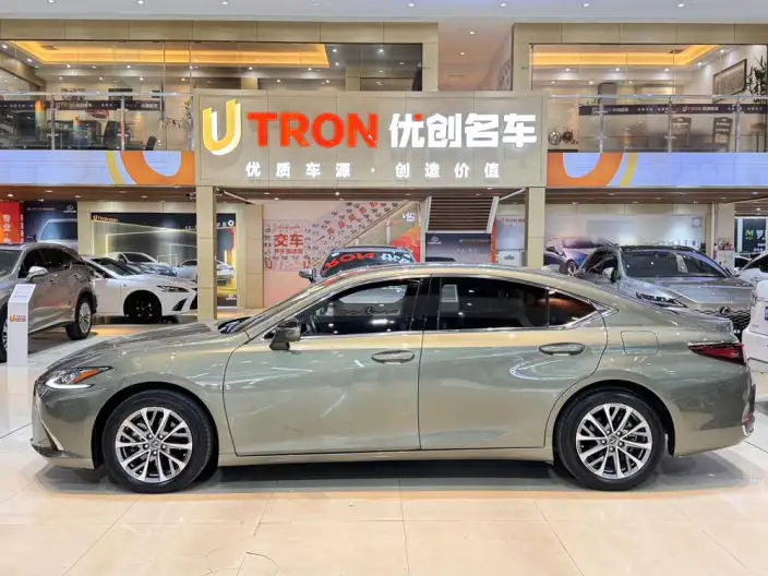 Lexus ES 2021 Model 200 Superior Edition – фото 3