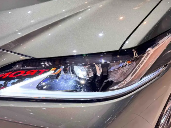 Lexus ES 2021 Model 200 Superior Edition – фото 6
